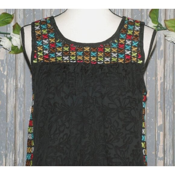 Lugga Black Sleeveless Embroidered Top Size M Colorful X Pattern Cut Out Lace - Picture 2 of 11